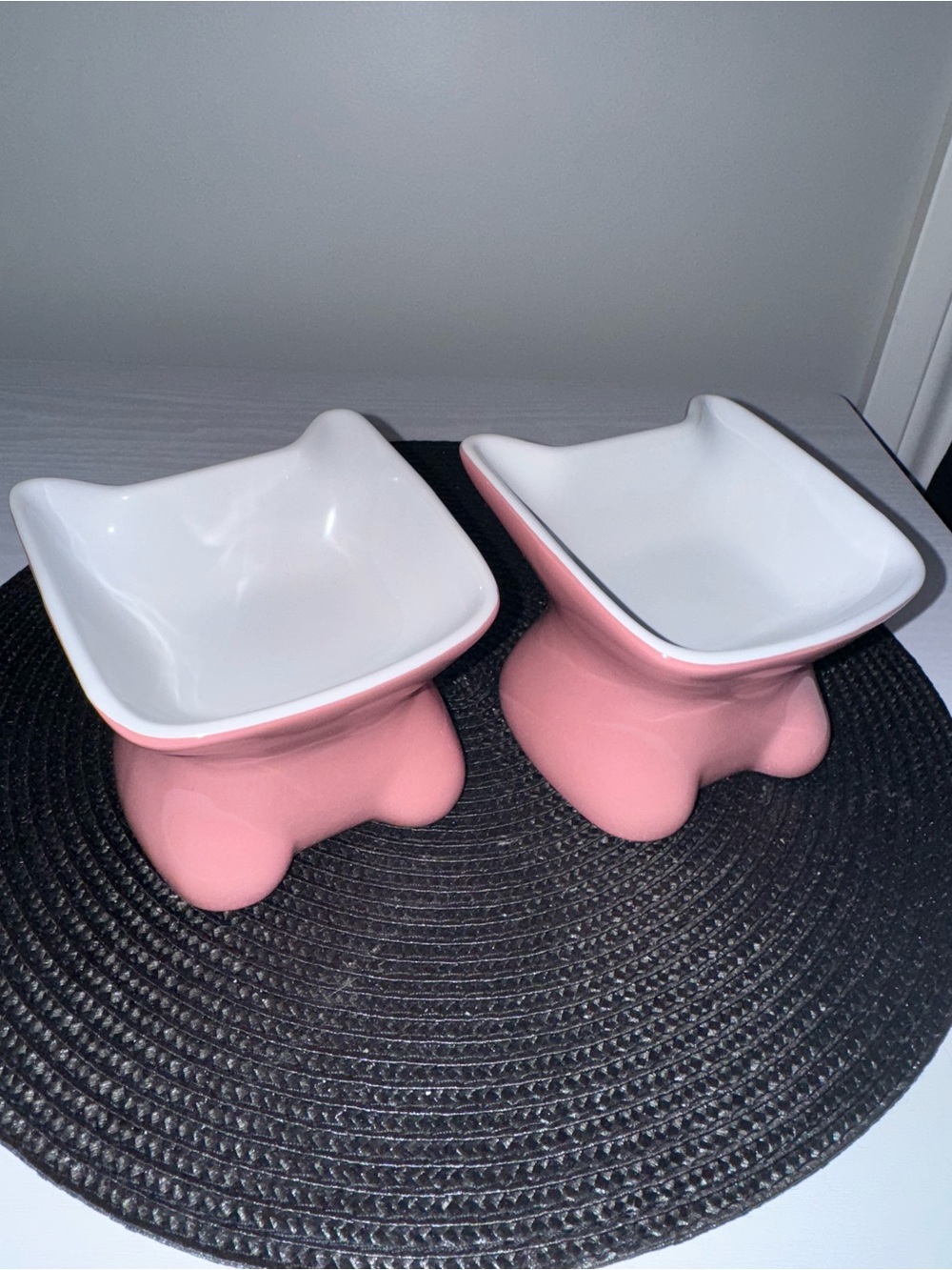Pink Ceramic Cat Shaped Raised Elevated Cat Food Dishes - Set of 2